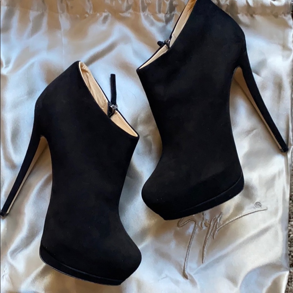 Suede bootie